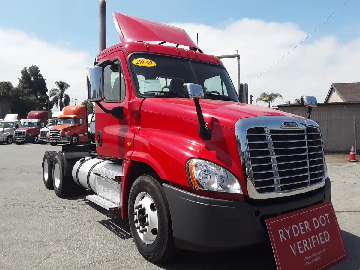 2020 Freightliner Cascadia in Montebello, CA — photo 3