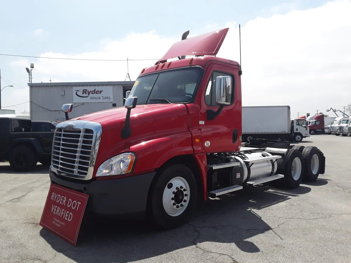 2020 Freightliner Cascadia in Montebello, CA
