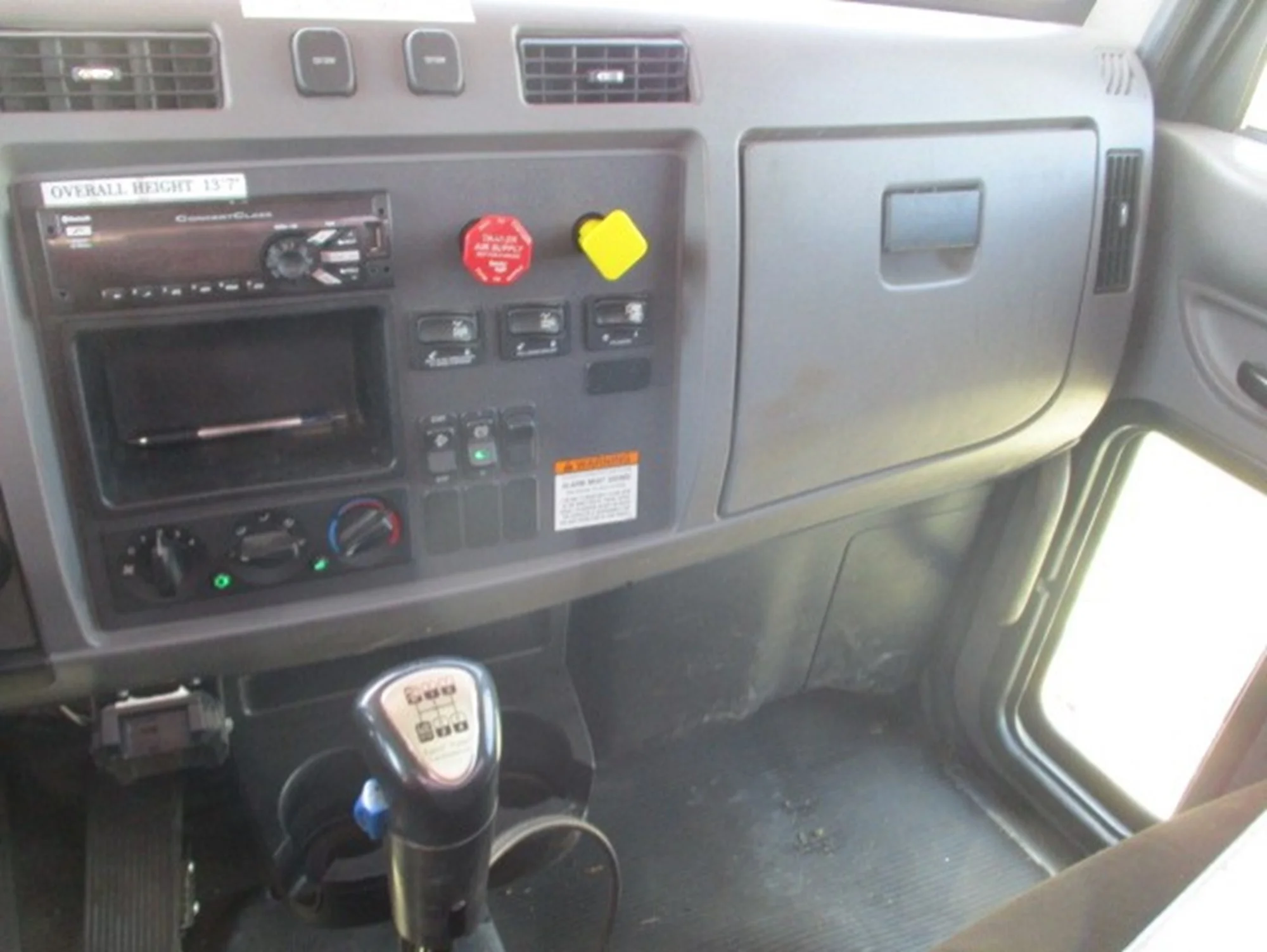 2015 Peterbilt 348 in Pasco, WA — photo 6