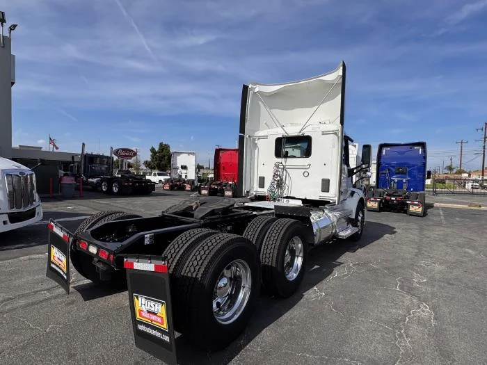 2021 Peterbilt 579 - image 6