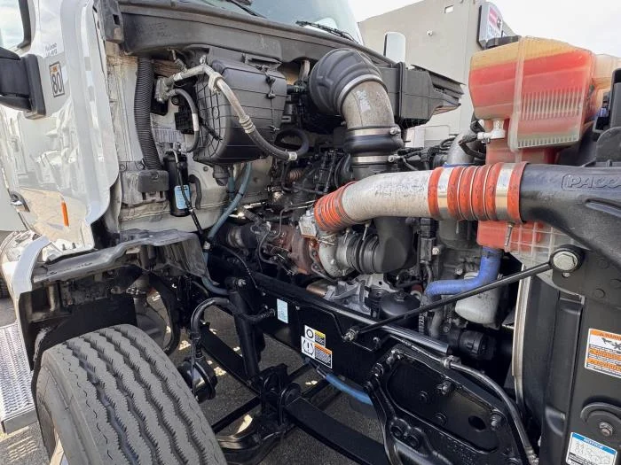 2021 Peterbilt 579 in Los Angeles, CA — photo 11