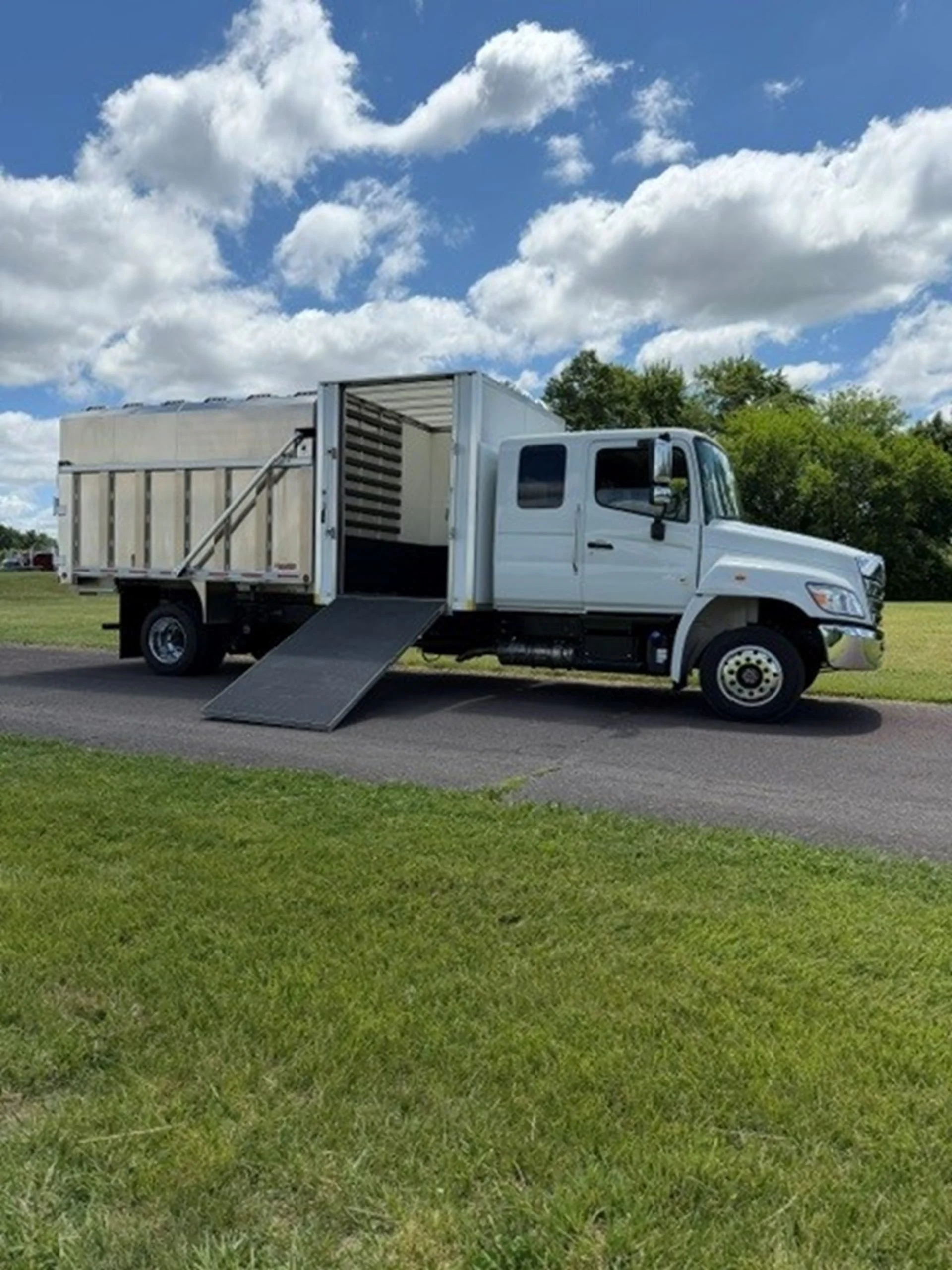 2026 Hino L6 in Carlisle, PA — photo 4