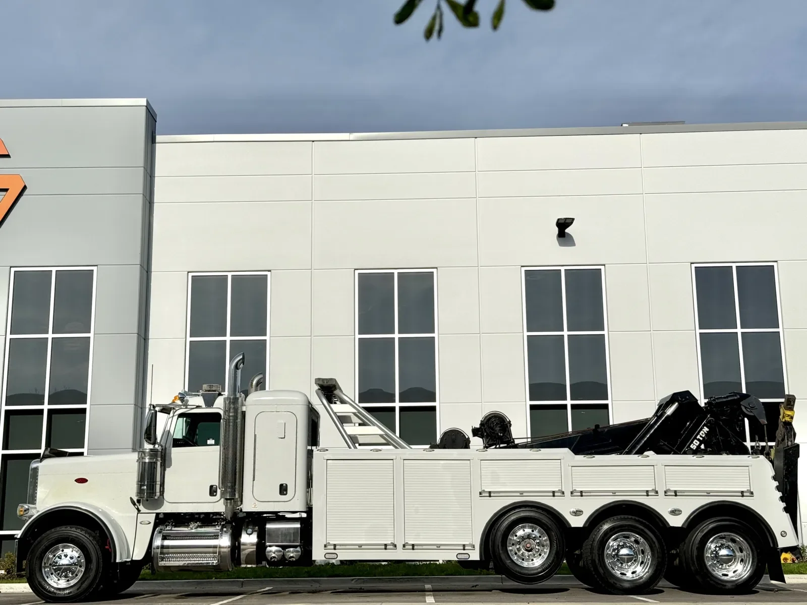 2013 Peterbilt - image 4