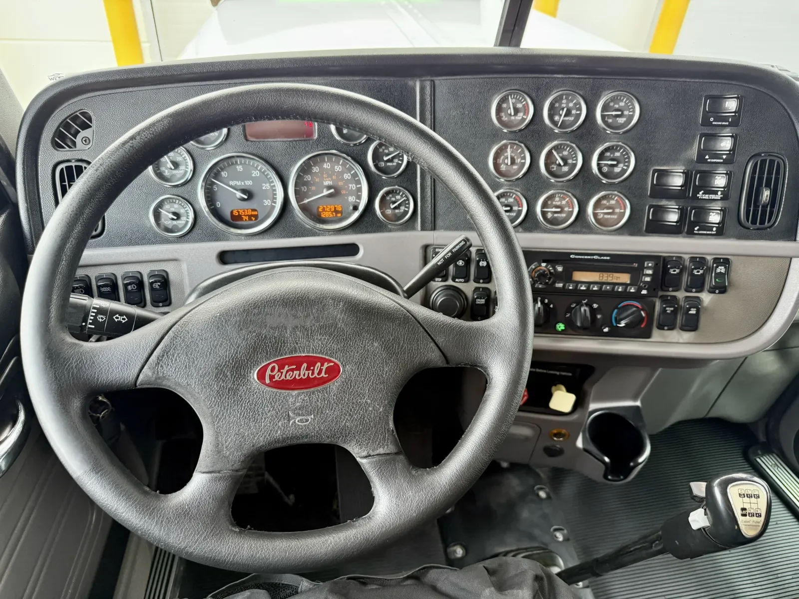 2013 Peterbilt - image 28