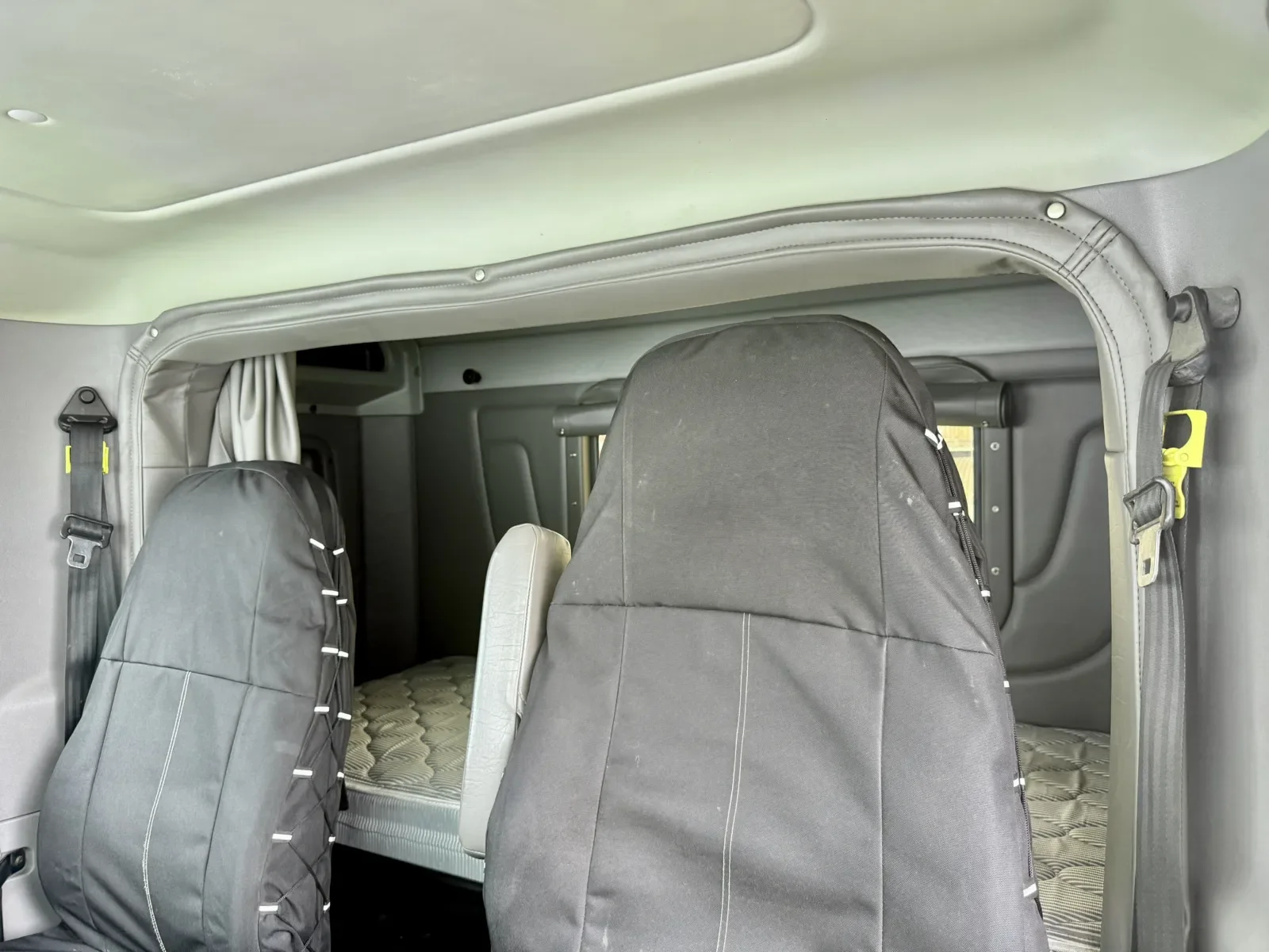 2013 Peterbilt - image 32