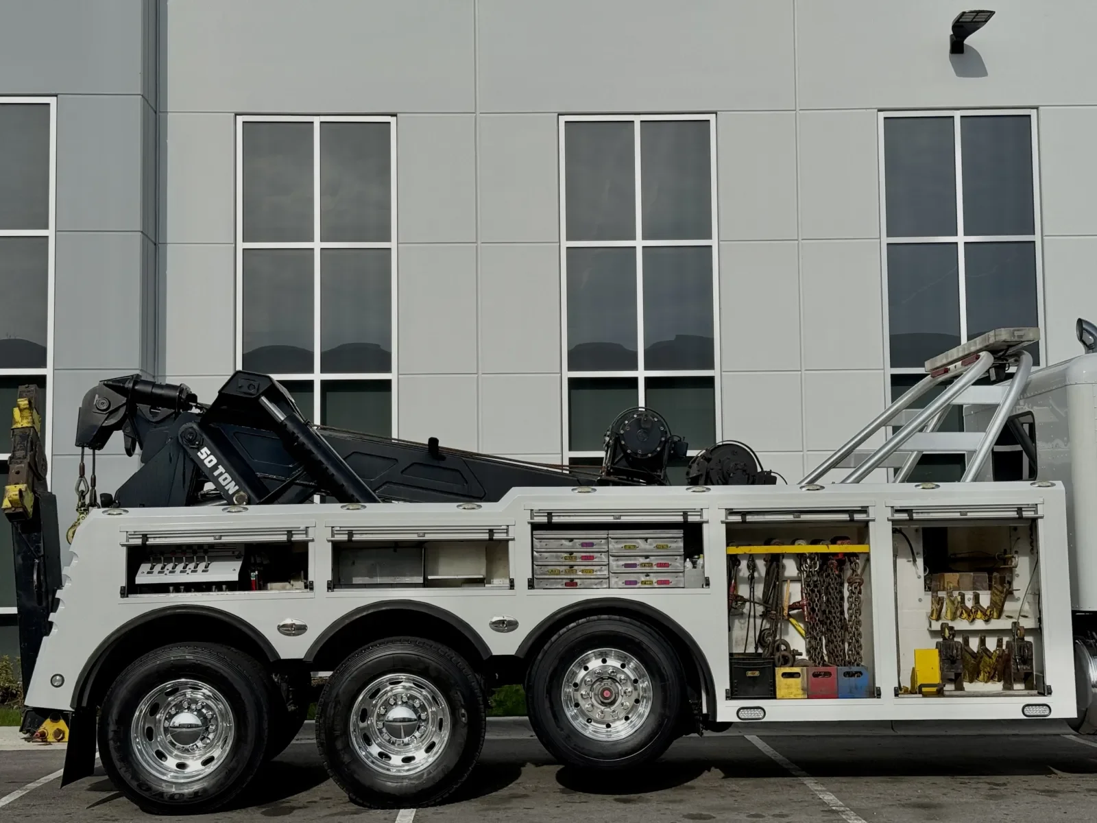 2013 Peterbilt - image 9