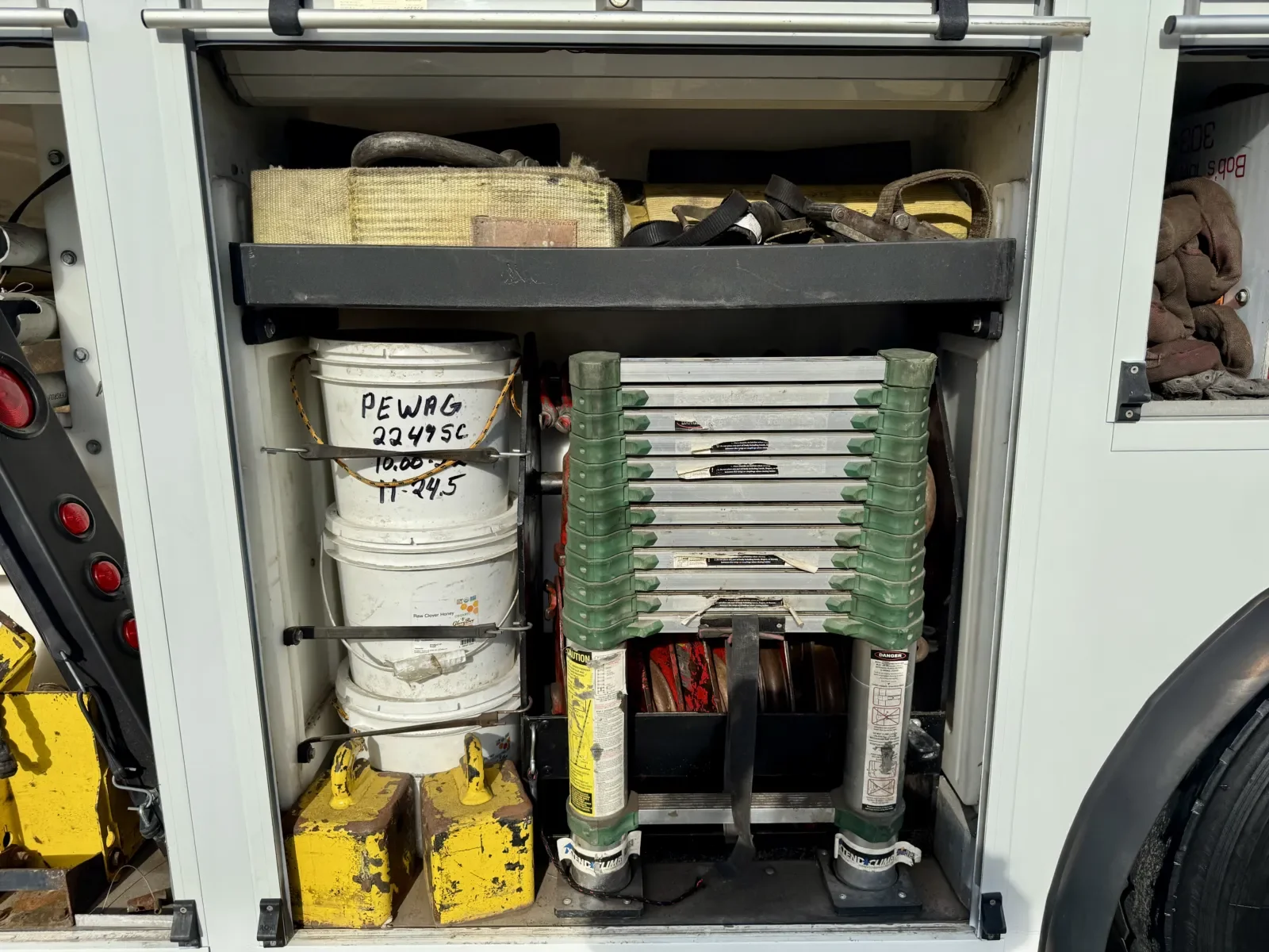 2013 Peterbilt - image 15