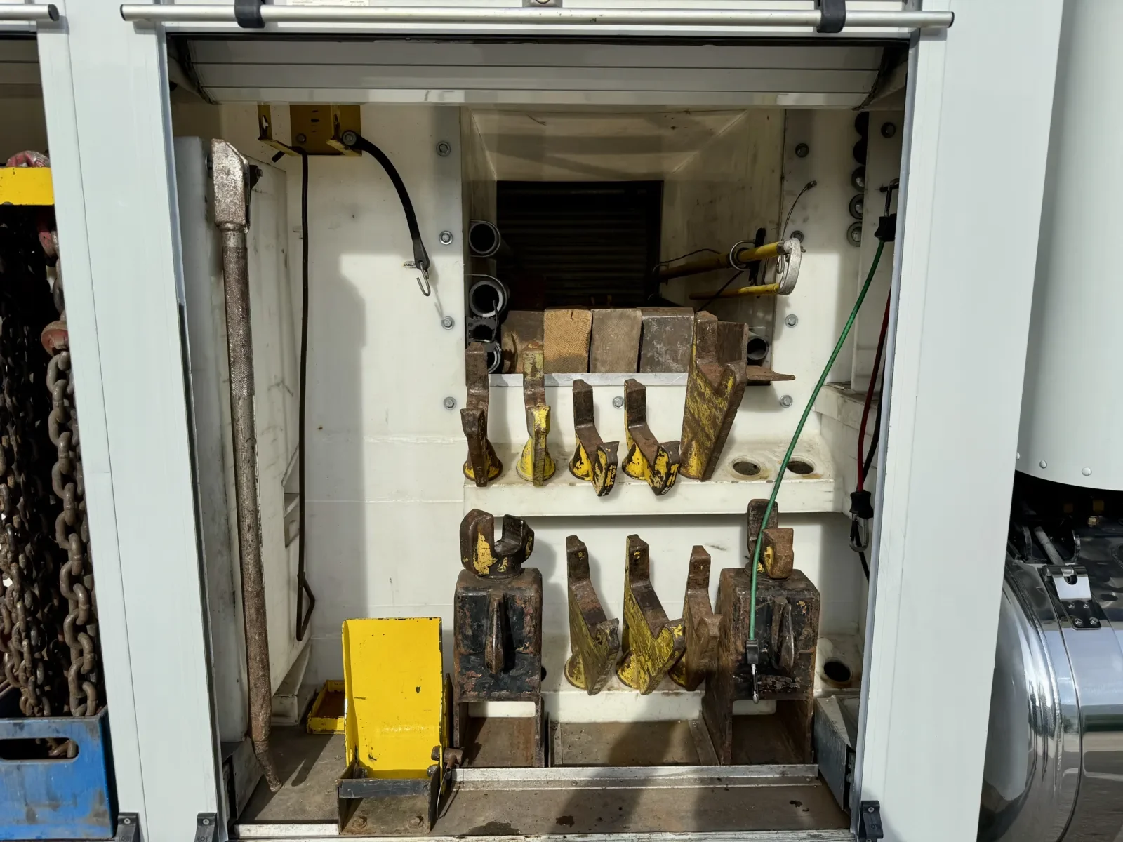 2013 Peterbilt - image 19