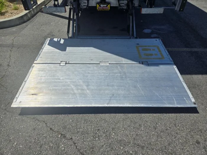 2023 Isuzu FTR - image 9