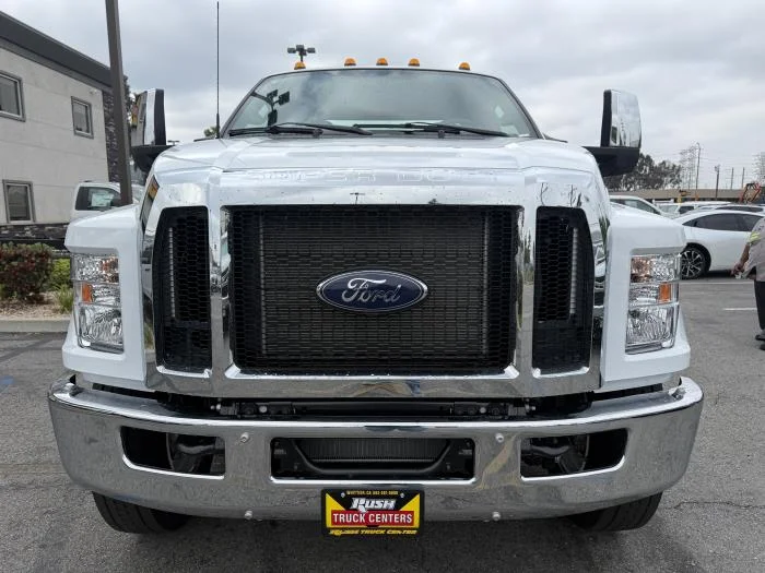 2027 Ford F-750 — photo 6