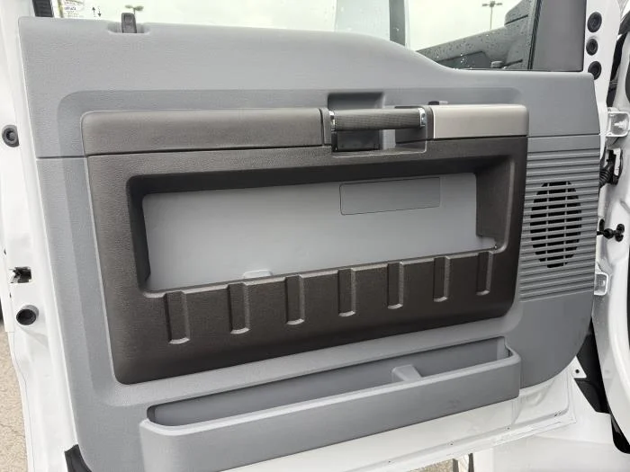 2027 Ford F-750 — photo 11