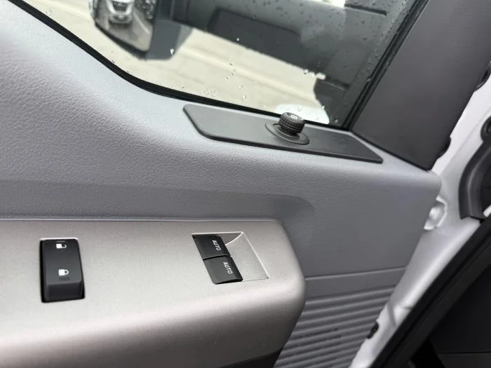 2027 Ford F-750 — photo 12