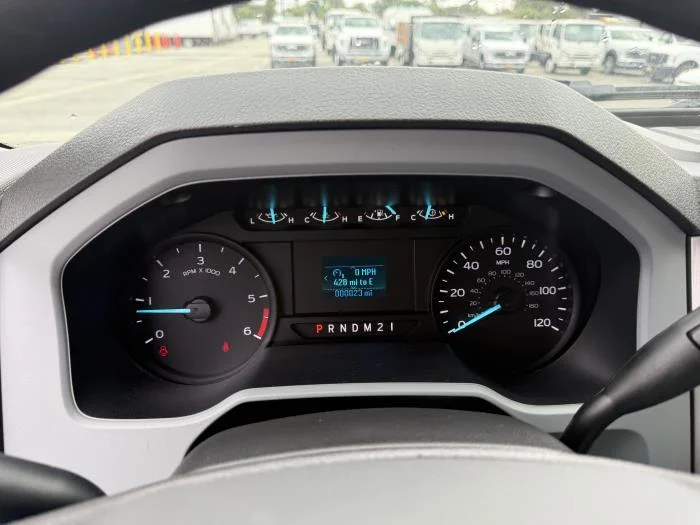 2027 Ford F-750 — photo 15