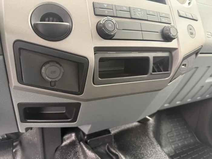 2027 Ford F-750 — photo 21