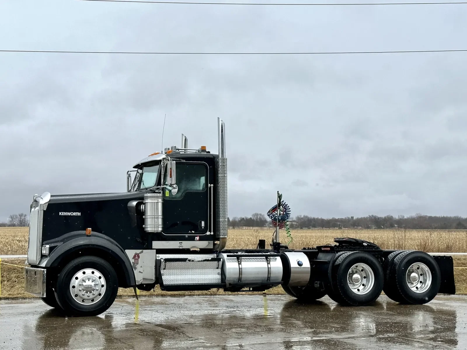 2011 Kenworth W900 in New Lenox, IL
