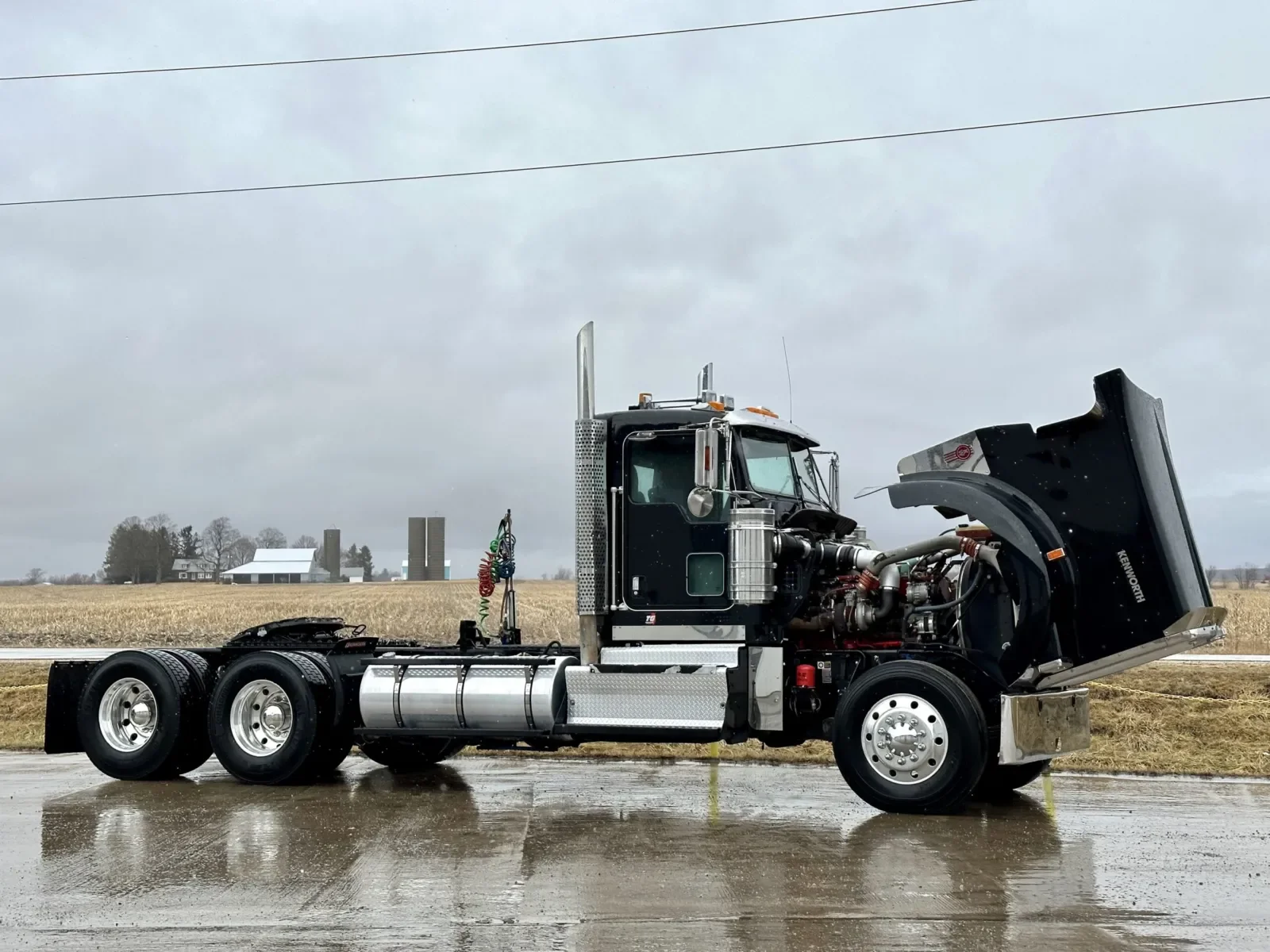 2011 Kenworth W900 in New Lenox, IL — photo 8