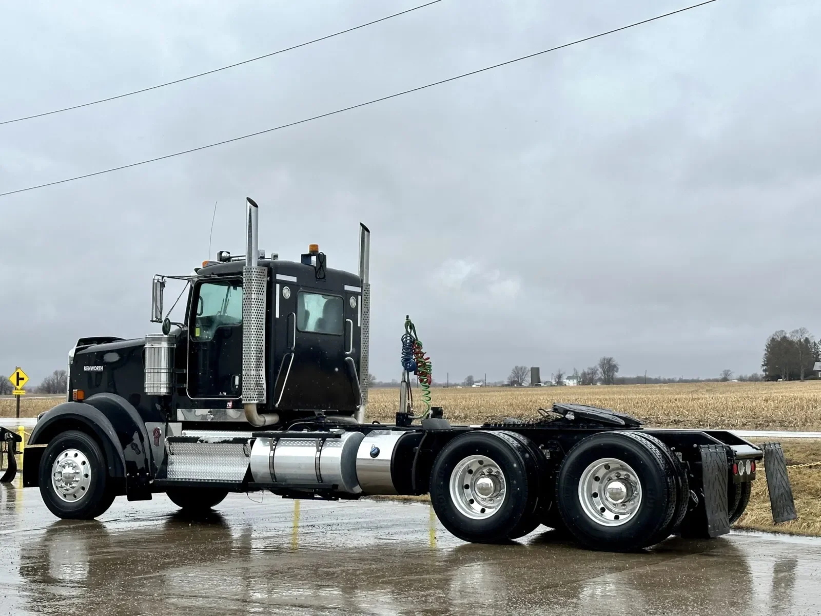 2011 Kenworth W900 in New Lenox, IL — photo 5