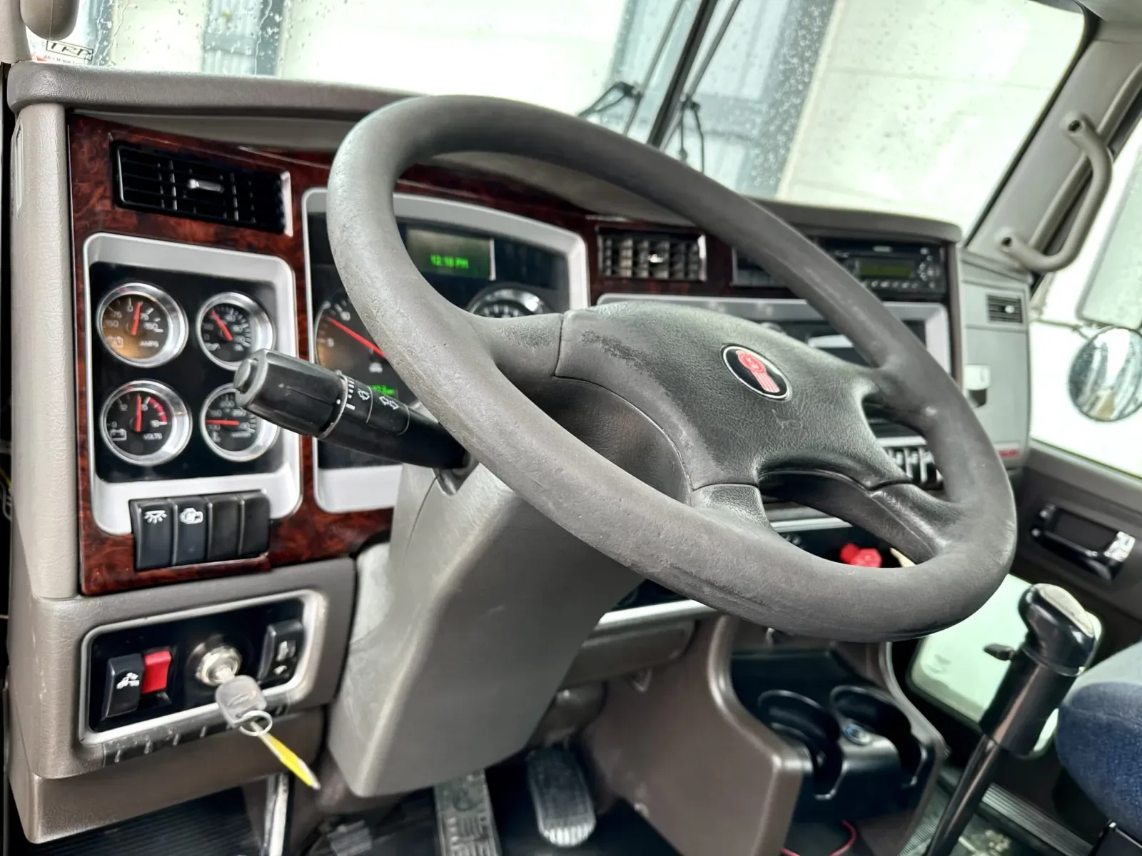 2011 Kenworth W900 - image 14