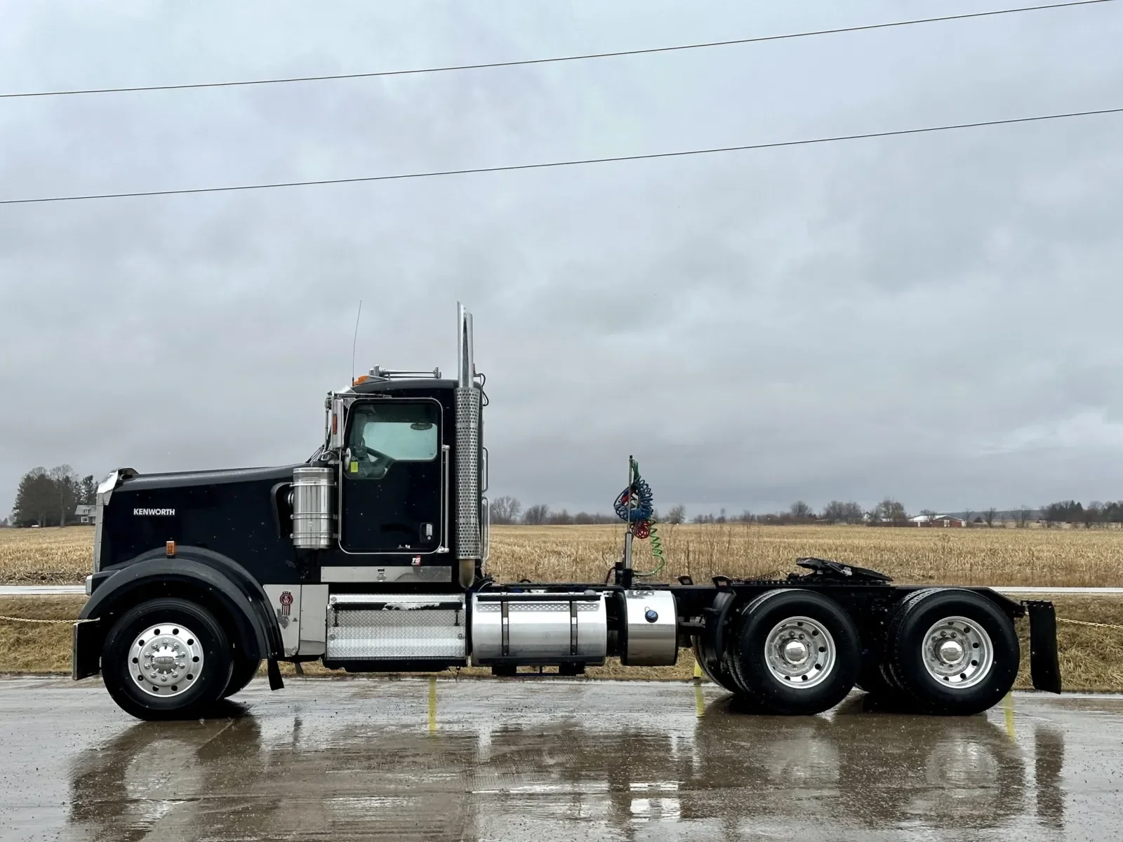 2011 Kenworth W900 - image 4