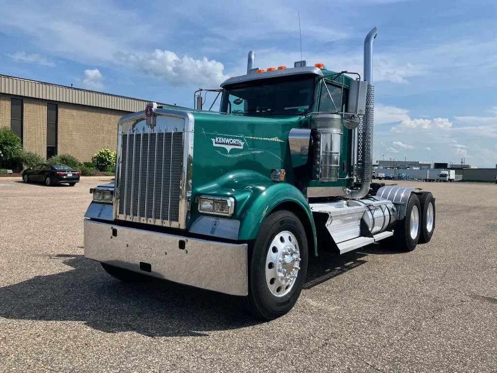 2011 Kenworth W900 in New Lenox, IL — photo 20
