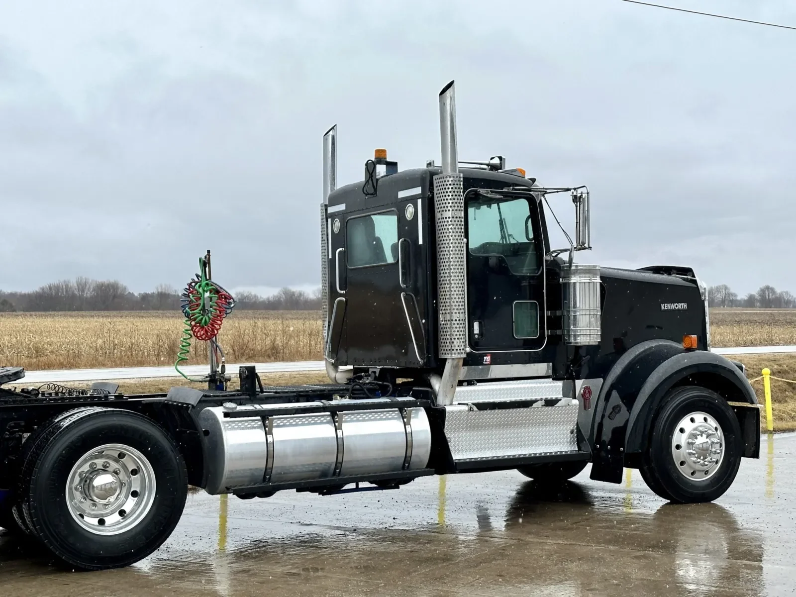 2011 Kenworth W900 in New Lenox, IL — photo 6