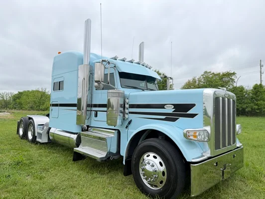2024 Peterbilt 389 in Joplin, MO