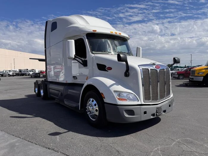 2021 Peterbilt 579 - image 4