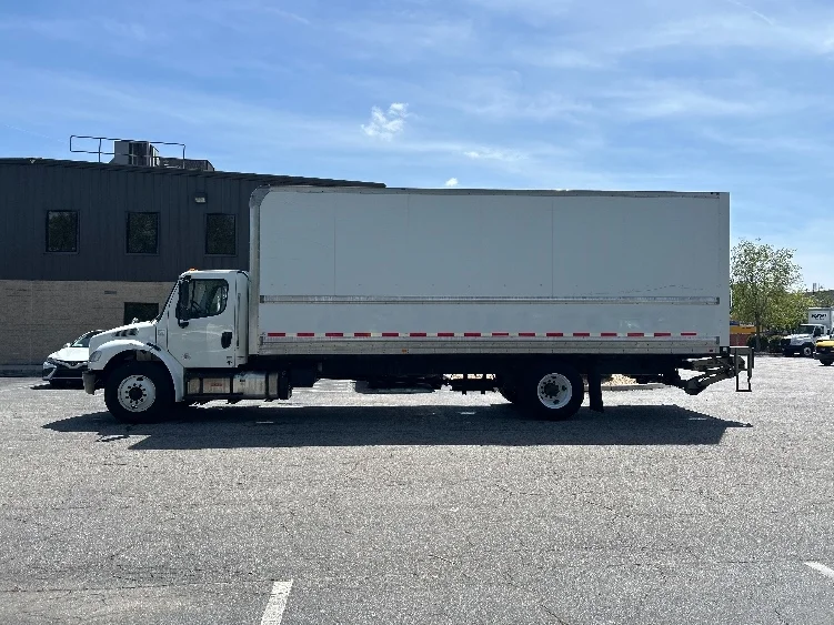 2020 Freightliner M2 106 - image 4