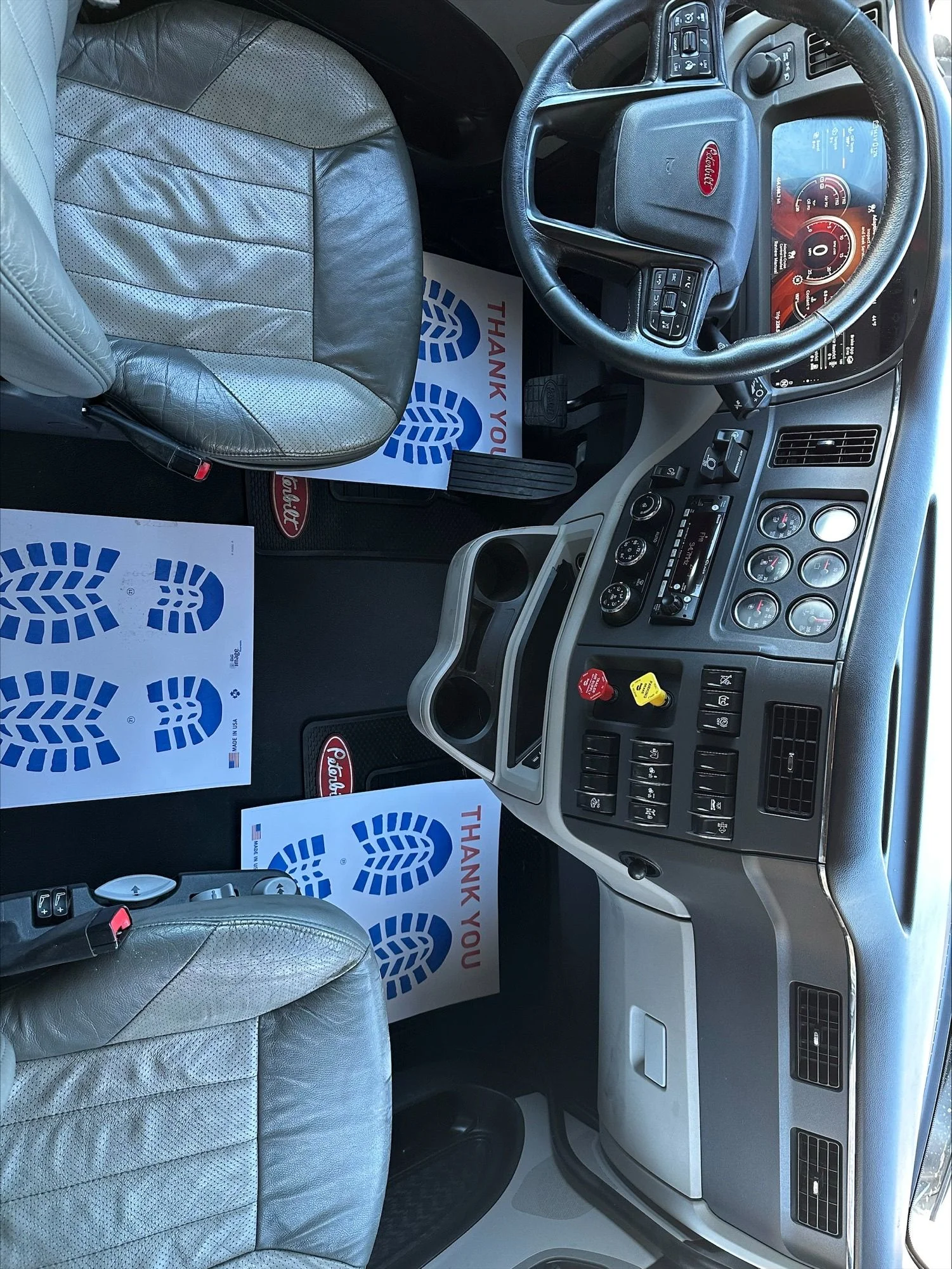 2023 Peterbilt 579 - image 9