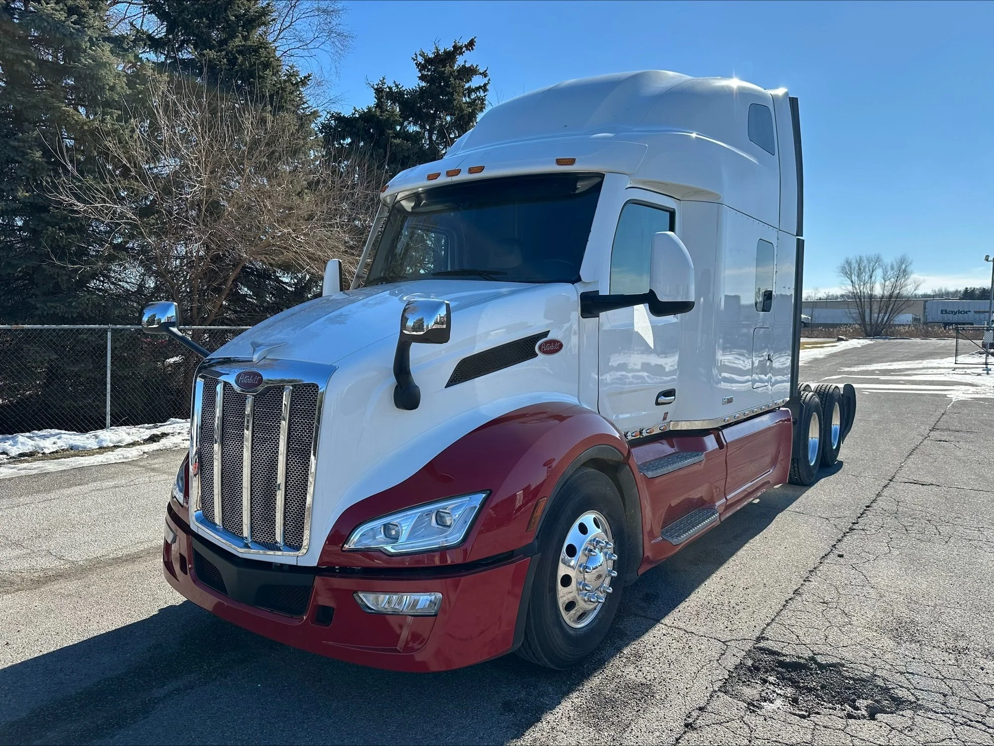 2023 Peterbilt 579 - image 1