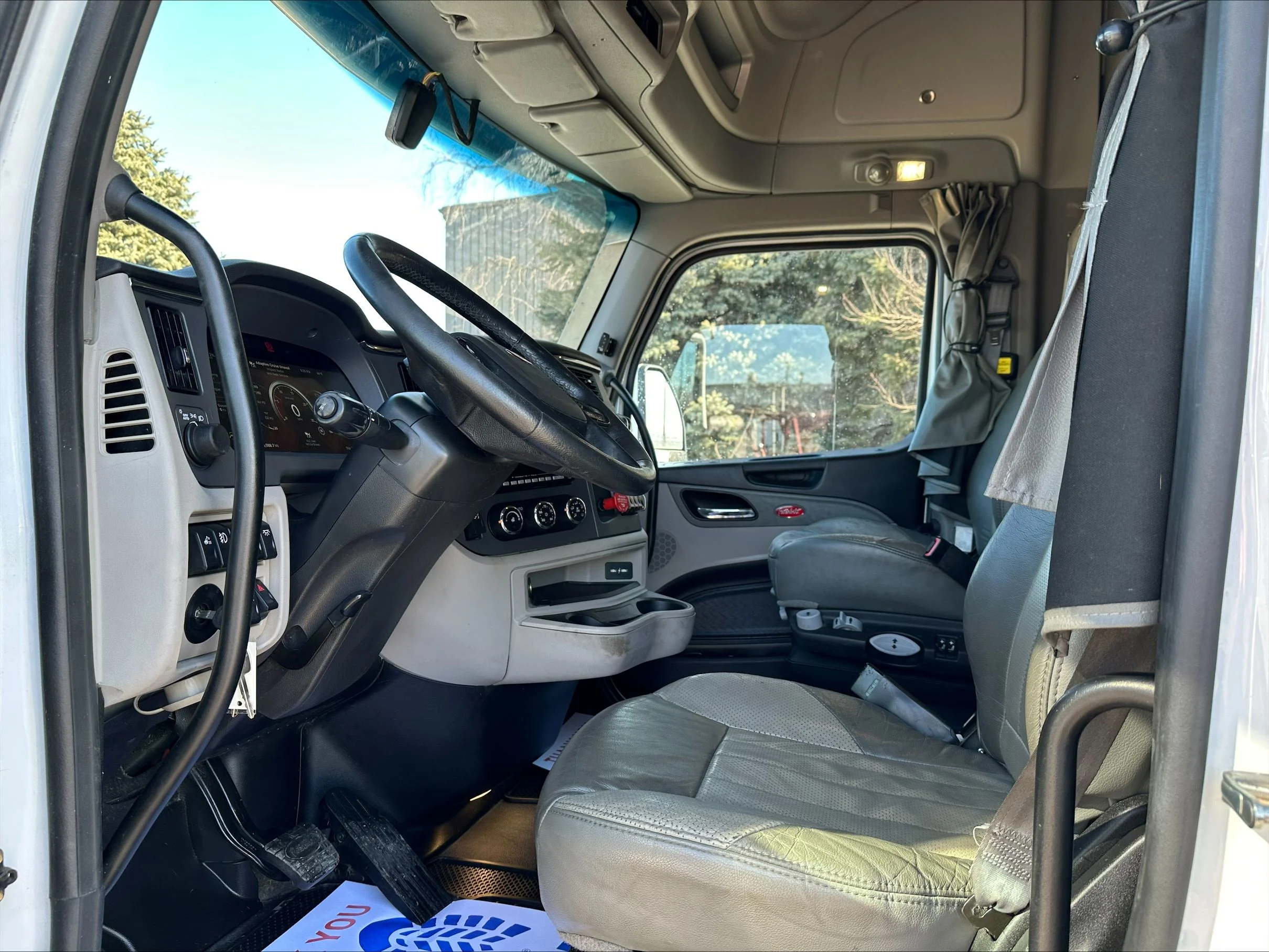 2023 Peterbilt 579 - image 7