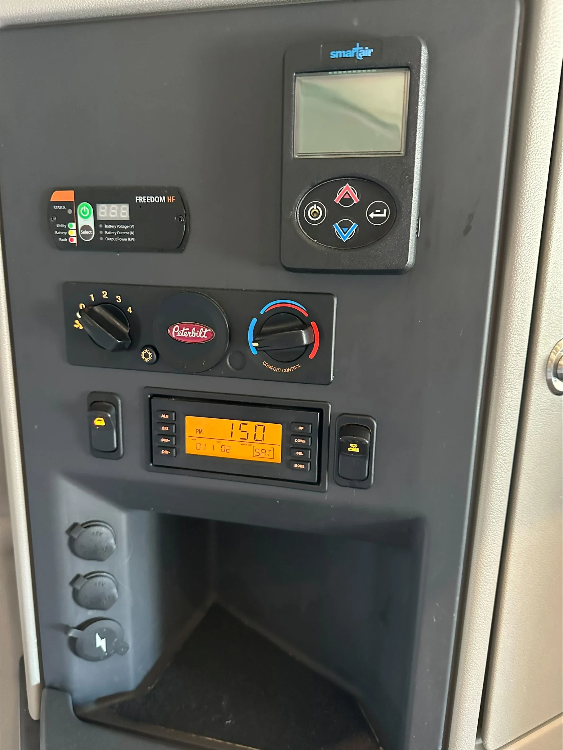 2023 Peterbilt 579 - image 11