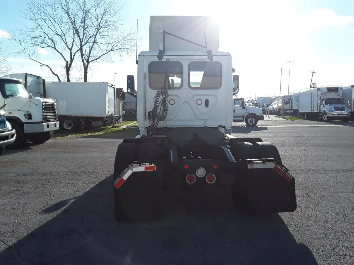 2022 Freightliner Cascadia in La Vergne, TN — photo 5