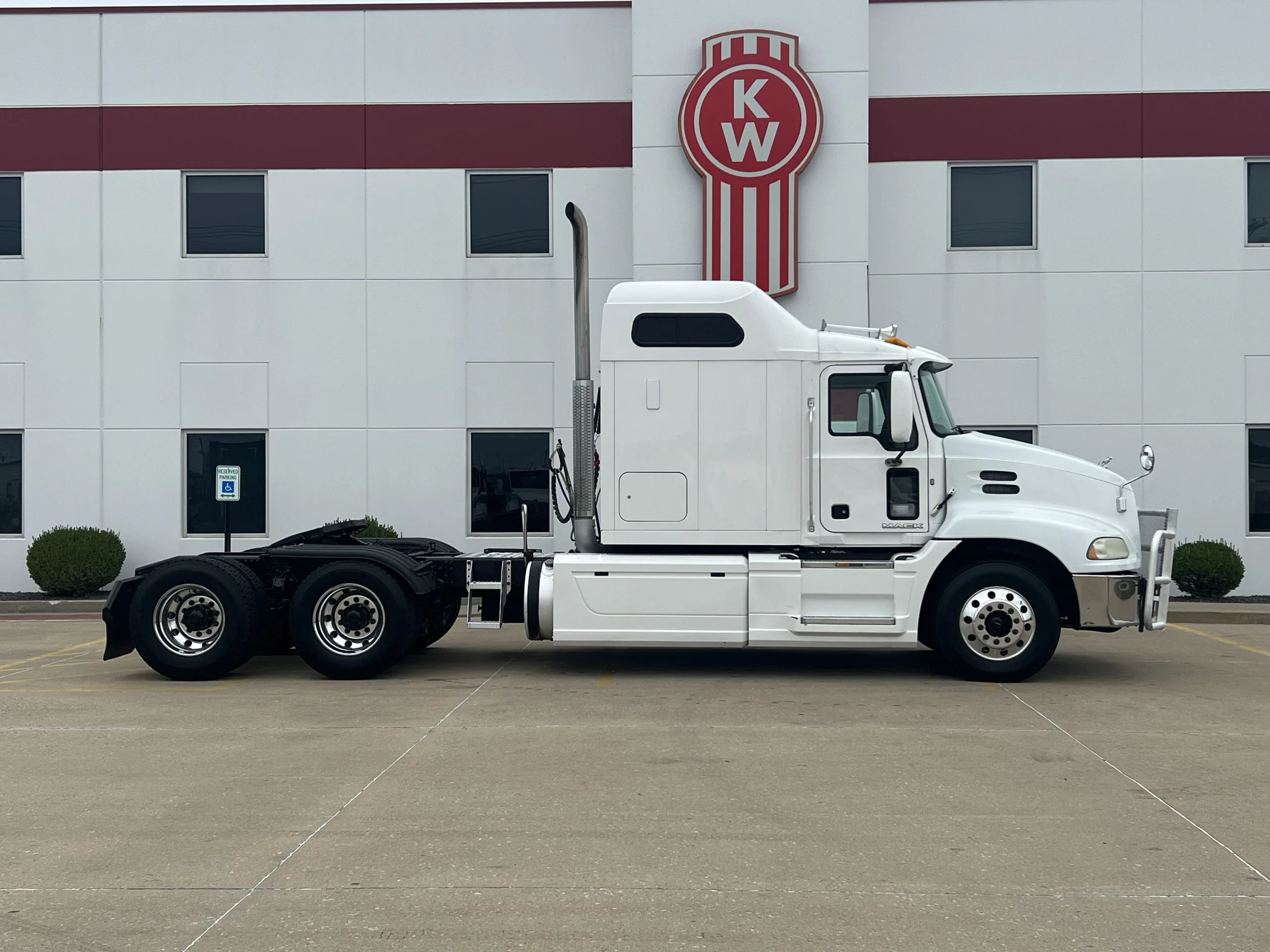 2019 Mack Pinnacle in Troy, IL — photo 4