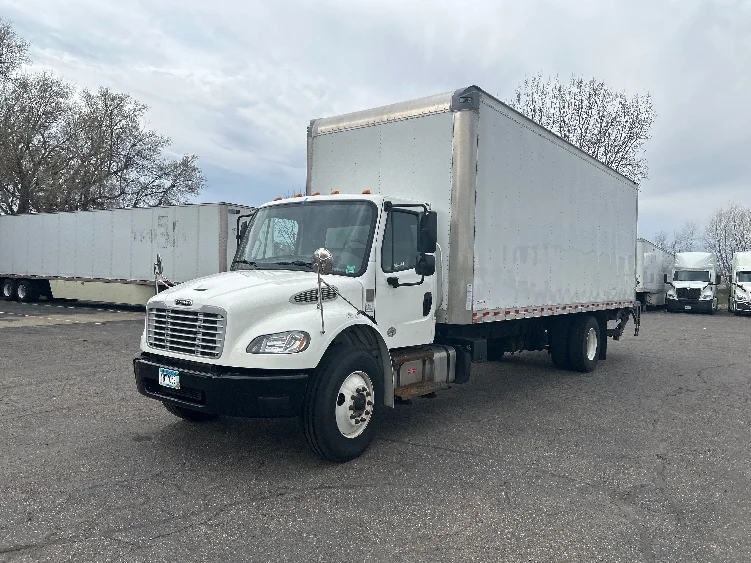 2020 Freightliner M2 106 in Brooklyn Park, MN — photo 3