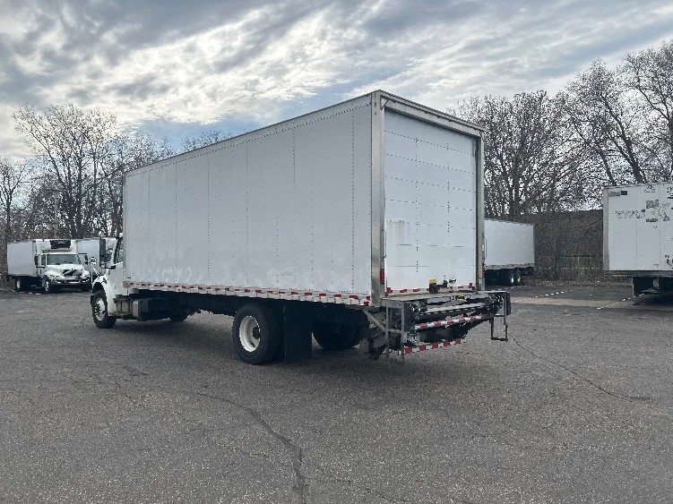 2020 Freightliner M2 106 in Brooklyn Park, MN — photo 6