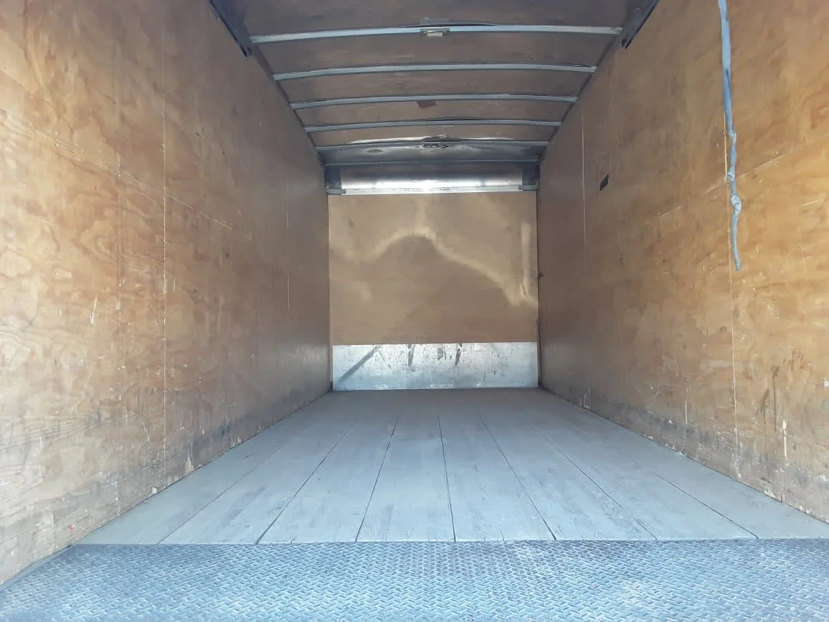 2019 Isuzu NPR - image 8