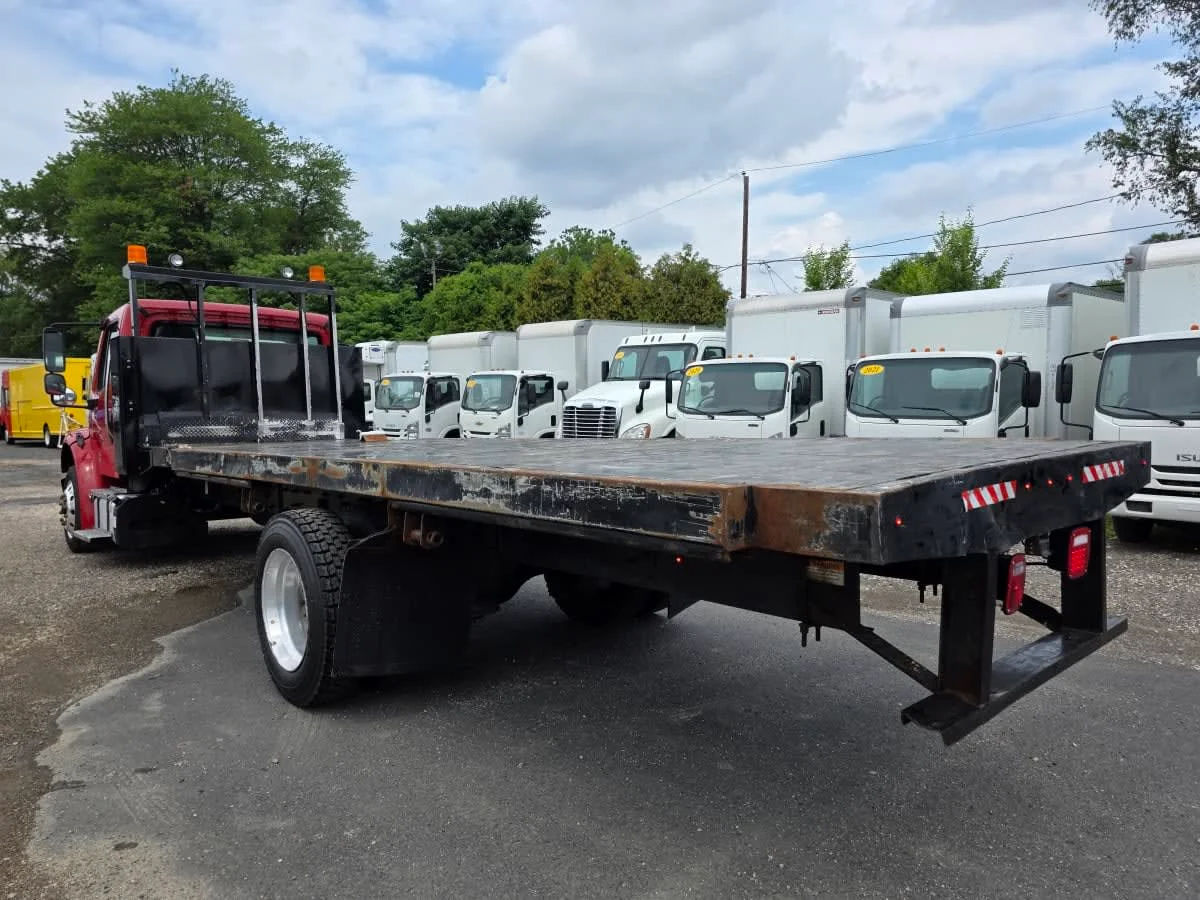 2018 Freightliner M2 106 - image 6