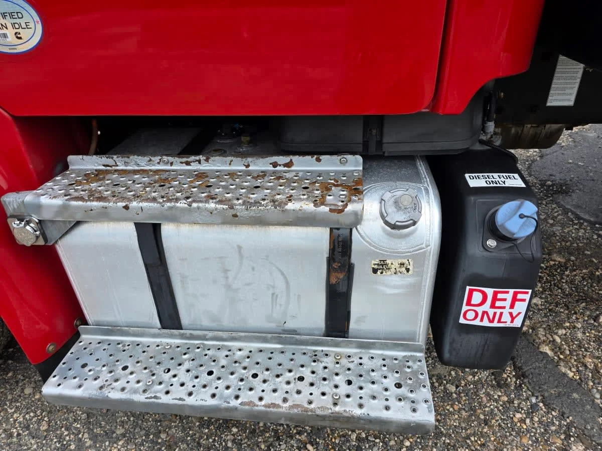 2018 Freightliner M2 106 - image 10