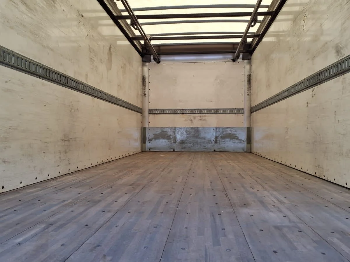 2020 Isuzu NRR - image 8