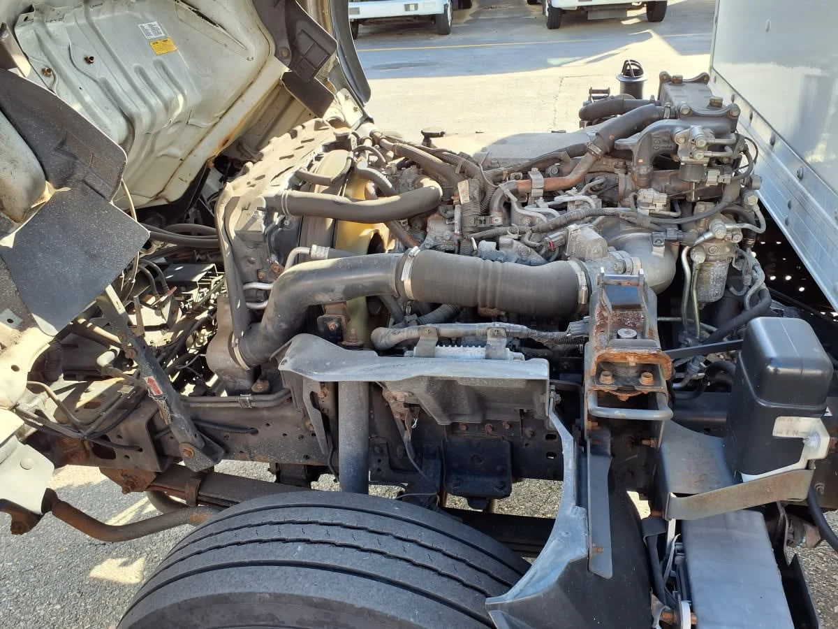 2020 Isuzu NRR - image 9