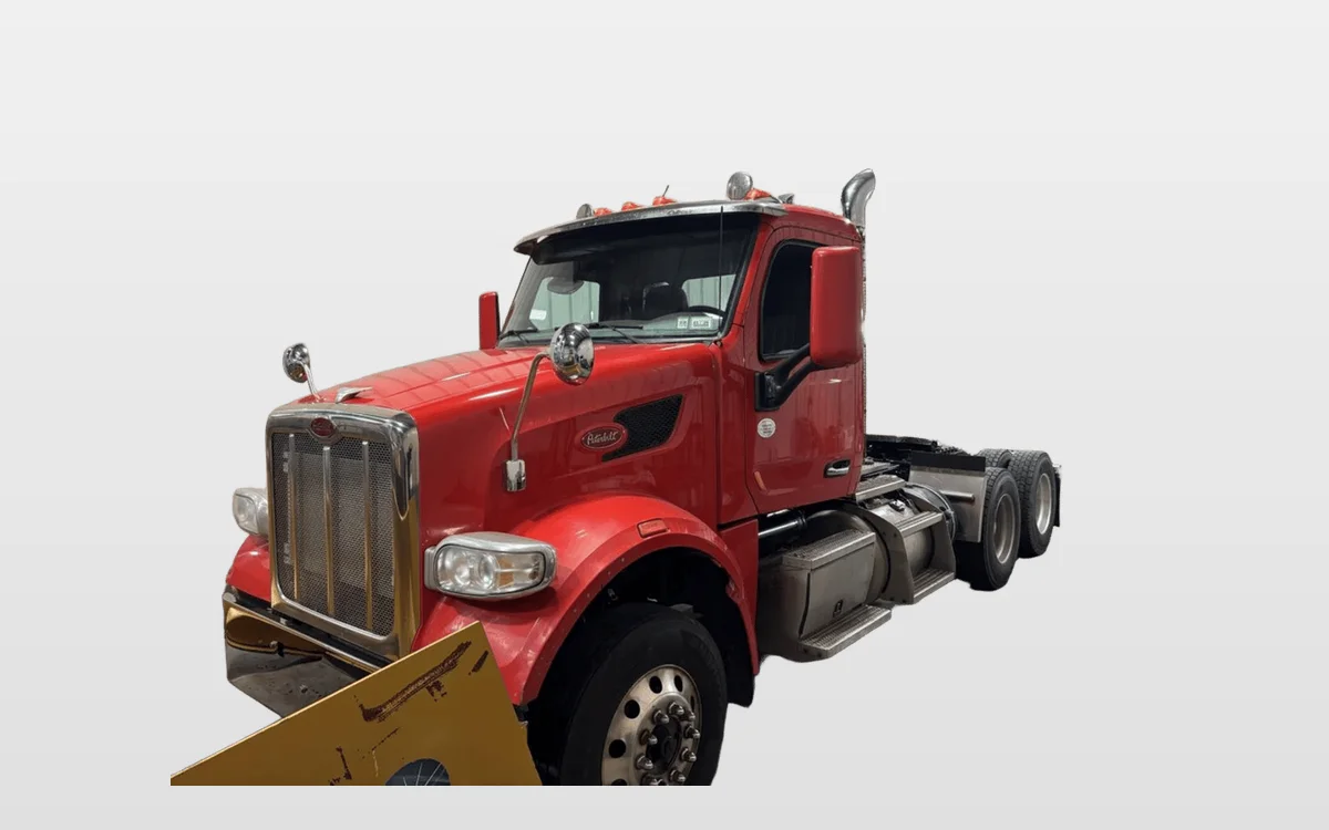 2019 PETERBILT 567 Daycab - image 1