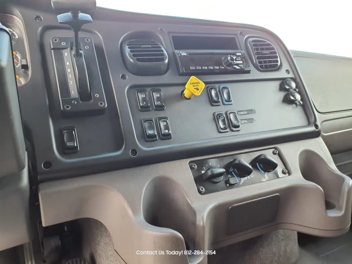 2019 Freightliner M2 106 in Clarksville, IN — photo 12