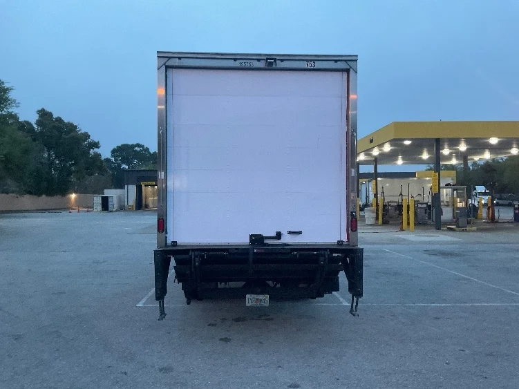 2018 Freightliner eM2 in Tampa, FL — photo 7