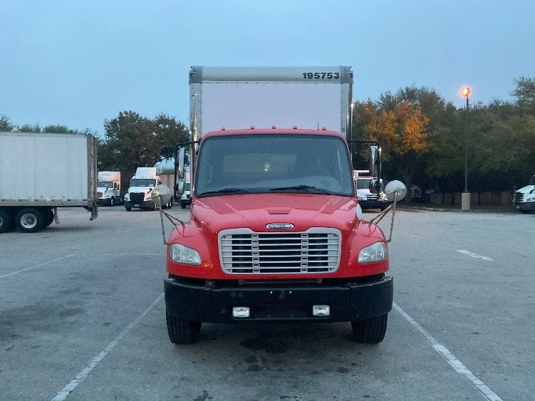 2018 Freightliner eM2 in Tampa, FL — photo 2