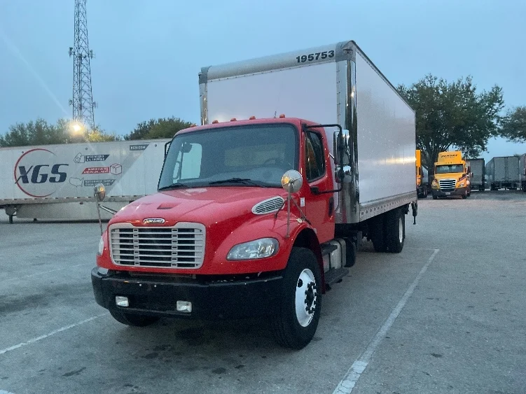 2018 Freightliner eM2 in Tampa, FL — photo 3