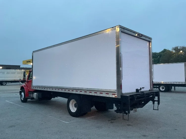 2018 Freightliner eM2 in Tampa, FL — photo 6