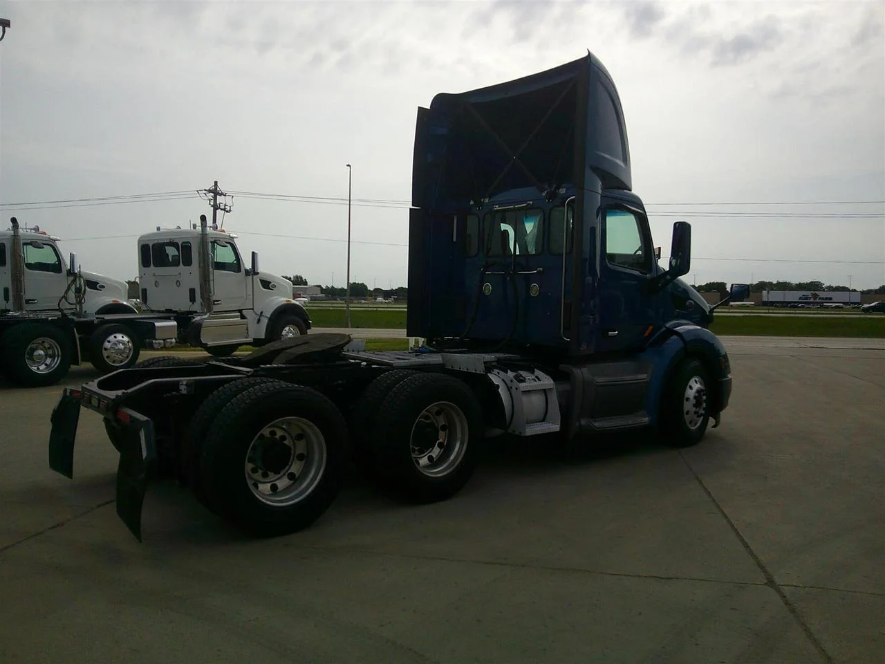 2018 Peterbilt 579 in Eau Claire, WI — photo 6