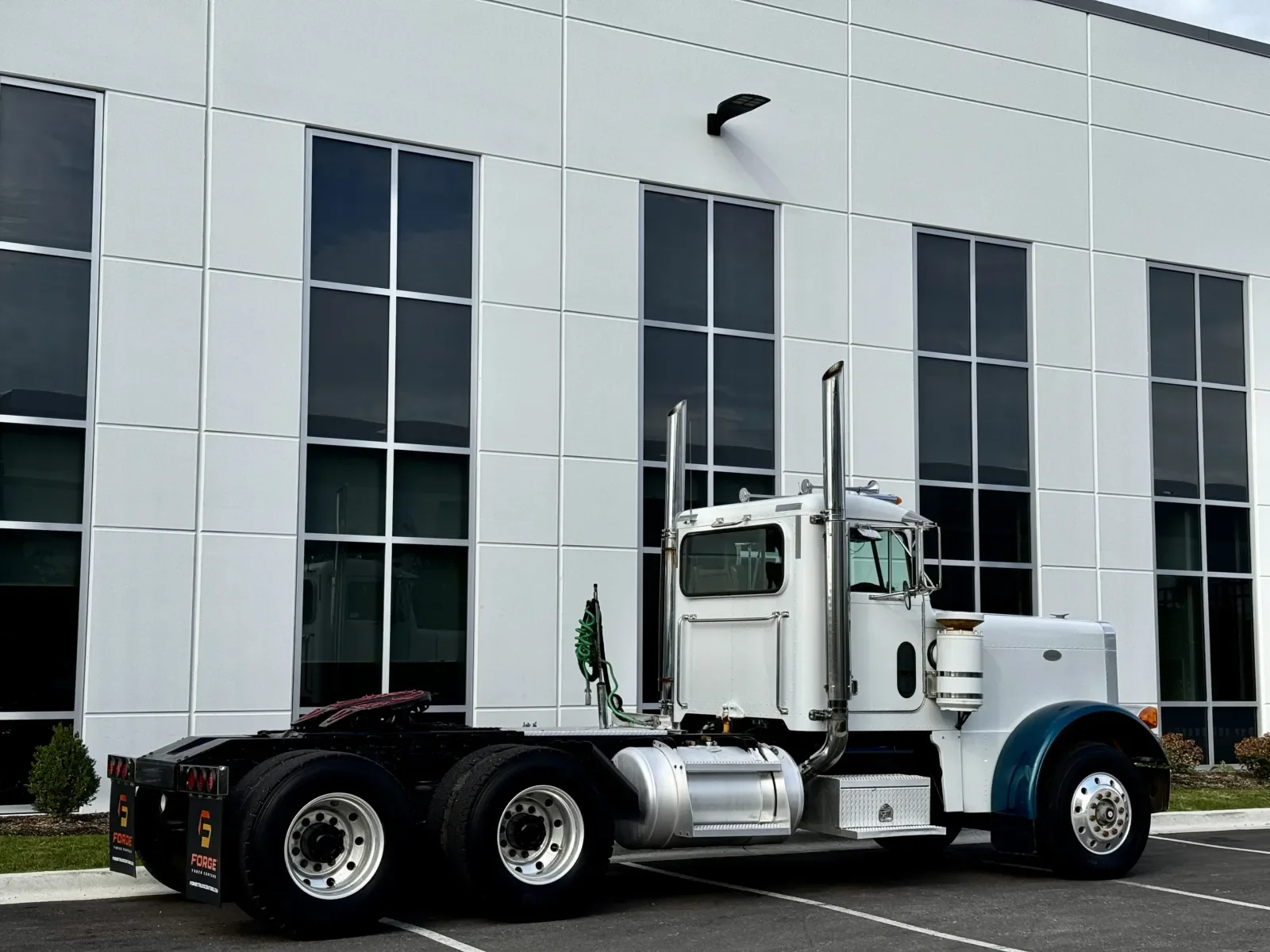 1998 Peterbilt 379 in New Lenox, IL — photo 5