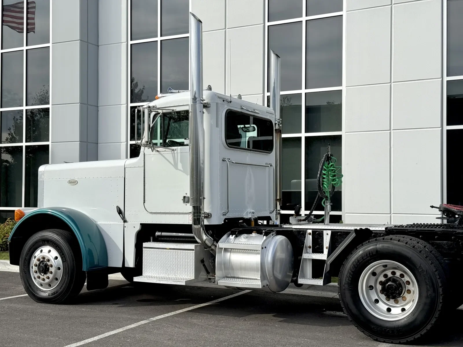 1998 Peterbilt 379 in New Lenox, IL — photo 8